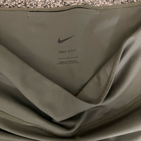 Nike Green Bike Shorts Performance Fit - Picture 2 of 2